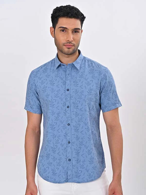 Indian Terrain Men's Regular Fit Half Sleeve Tropical Print Blue Shirt